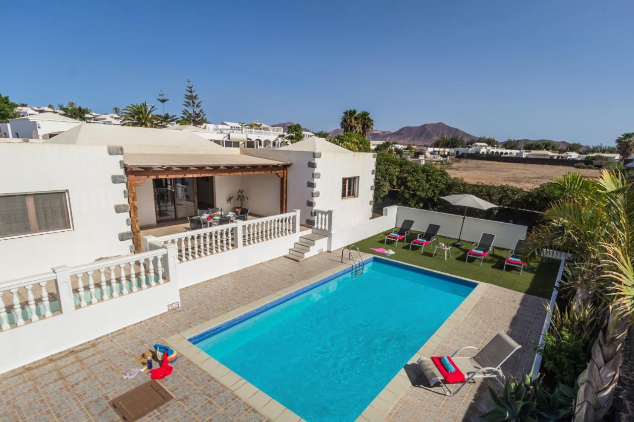 Lomas Villa *